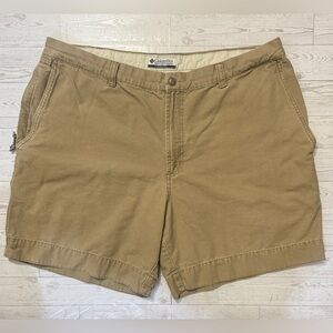 Columbia Sportswear Men’s Shorts Size 40 Cargo Utility Khaki Tan – Inseam 8”